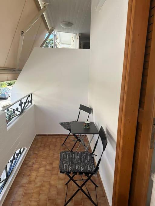 Eclectic Apartment Near Downtown Heraklion  Bagian luar foto