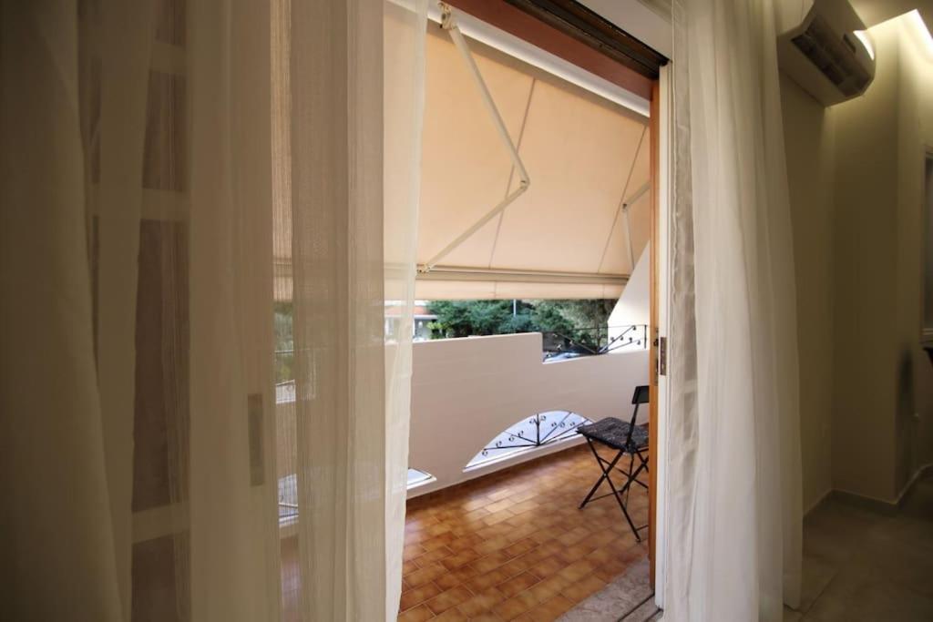 Eclectic Apartment Near Downtown Heraklion  Bagian luar foto